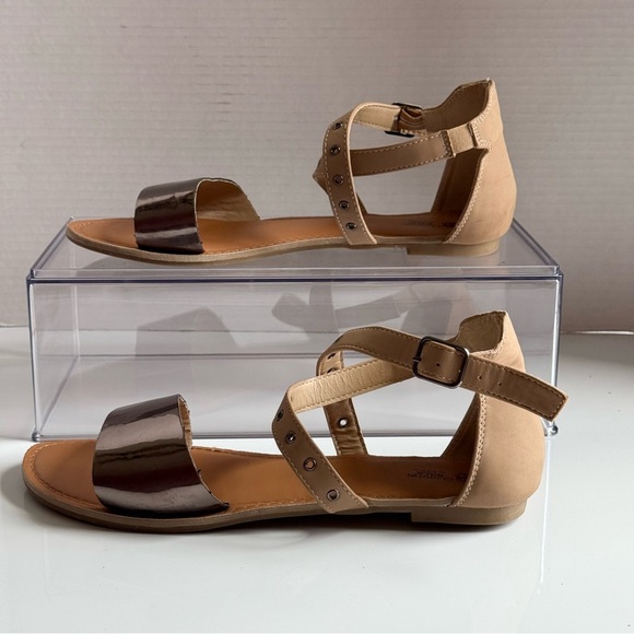 Cushion Walk Criss Cross Comfort Flat Size 9 - Picture 3 of 8